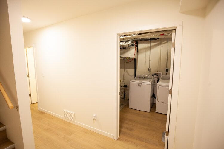 2107 Osler - Basement Laundry