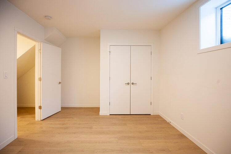 2107 Osler - Basement Bedroom