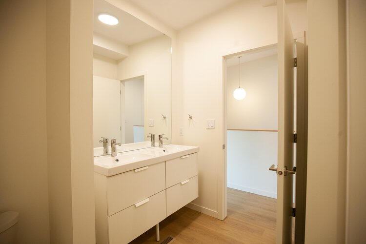2107 Osler - Second Floor Washroom