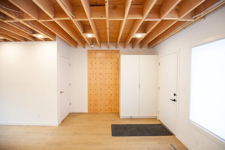 2107 Osler - Main Floor Front Entrance