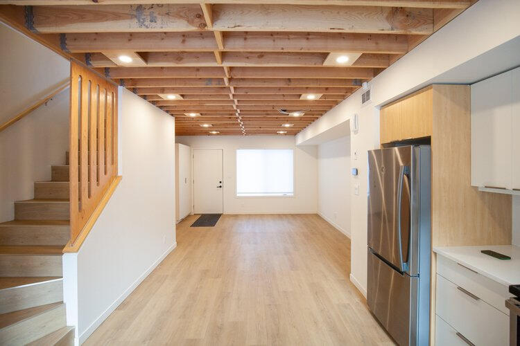 2107 Osler - Main Floor to Front Entrance